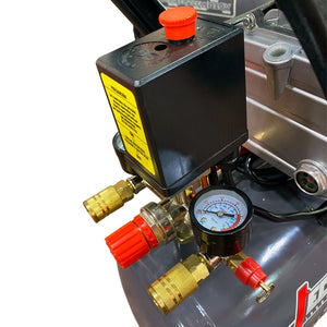 Compresor Profesional marca Tecraft Industry de 24L 2HP con conexión a 110v.