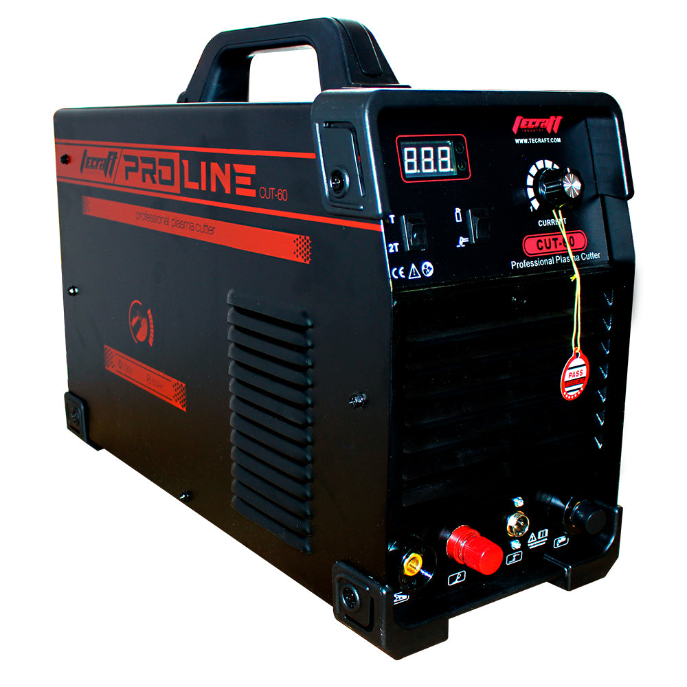 Cortador plasma de 60 amperios con conexión a 220V. Capacidad máxima de corte de 24mm