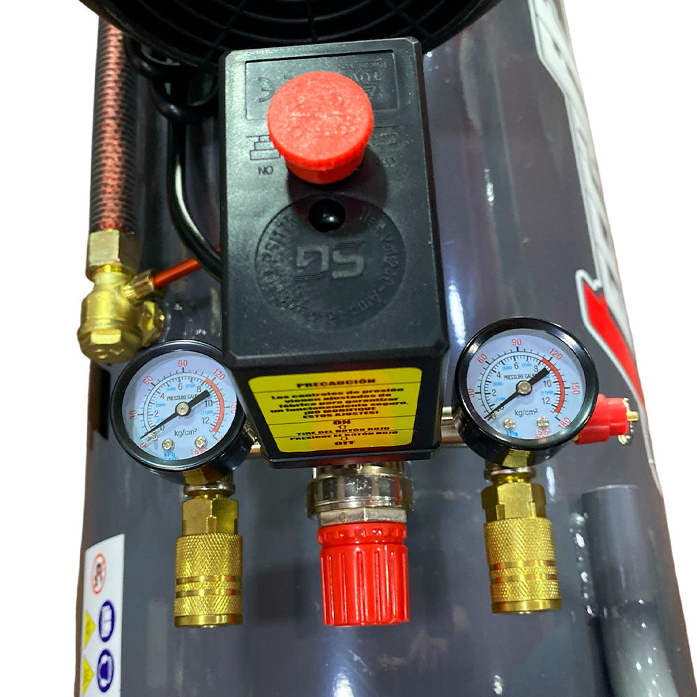 Compresor Profesional de tiro directo marca Tecraft Industry de 100L 3 HP con conexión a 110v.