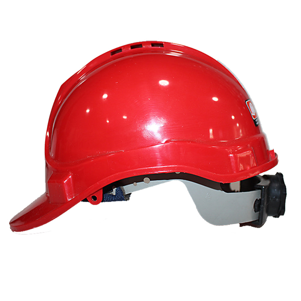 casco de seguridad  color rojo con barbuquejo de dos puntos. 
